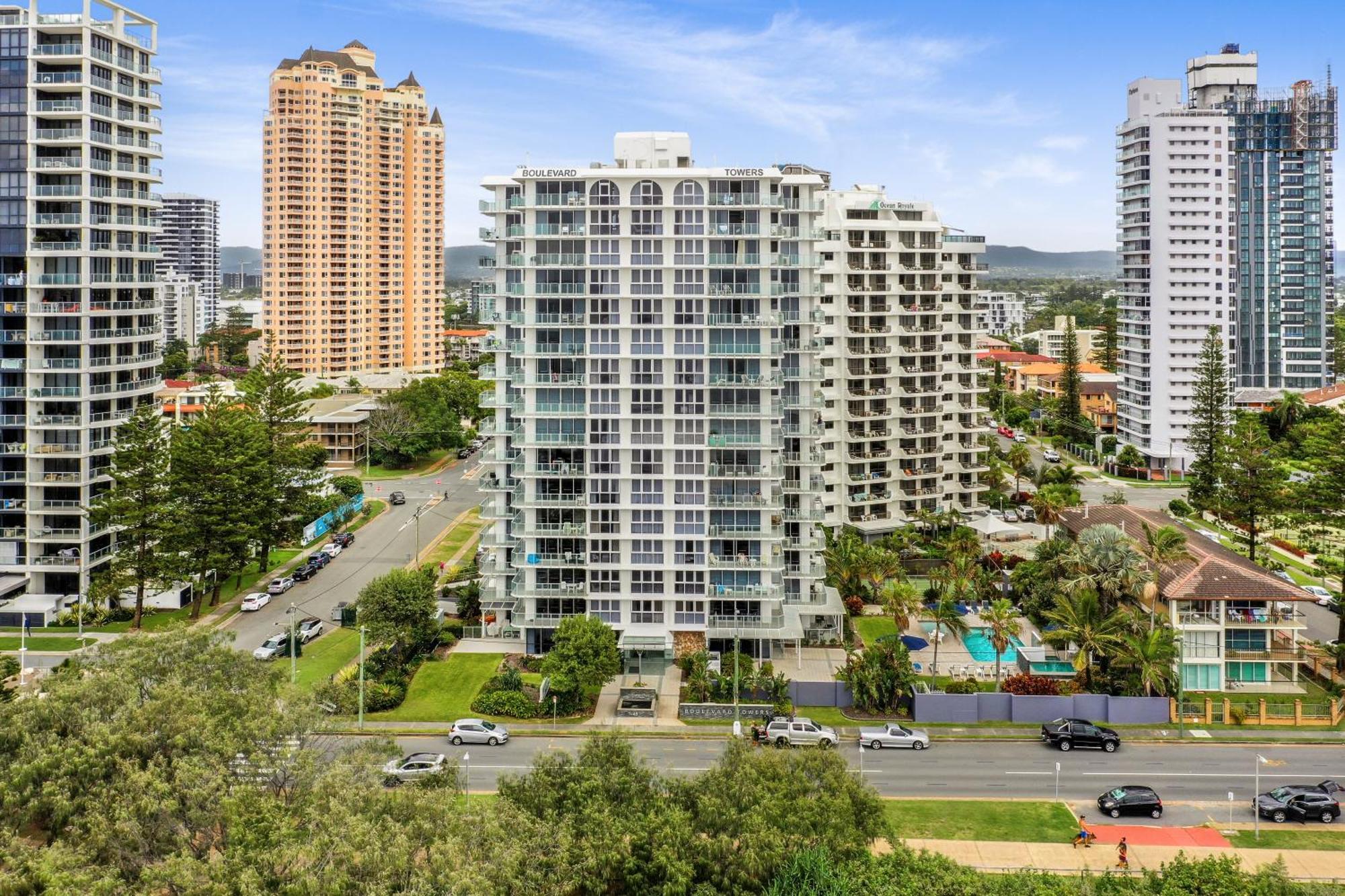 Boulevard Towers On Broadbeach Gold Coast Extérieur photo