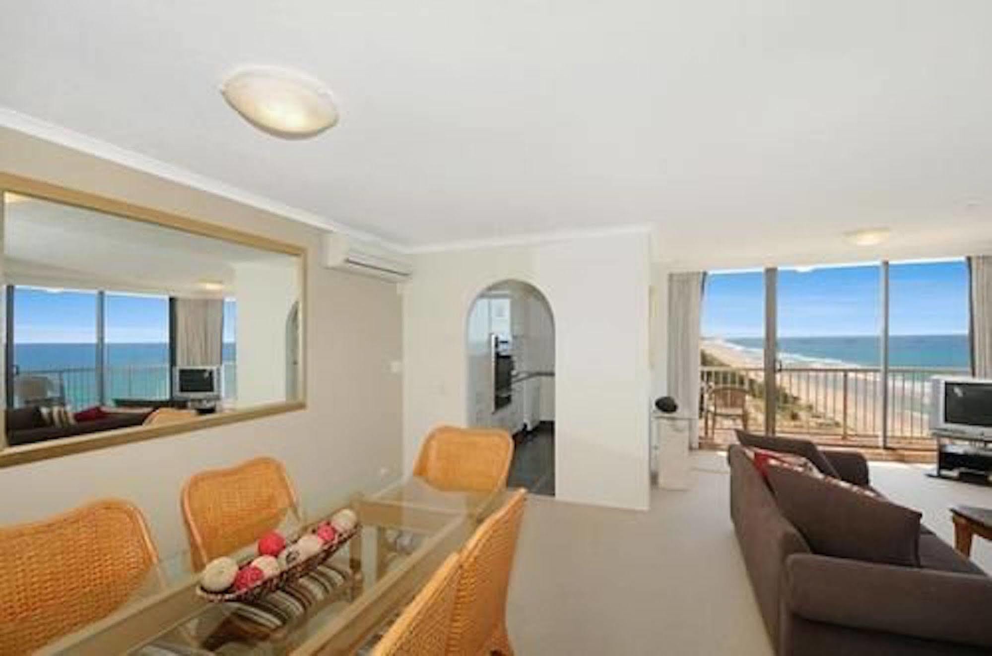 Boulevard Towers On Broadbeach Gold Coast Extérieur photo