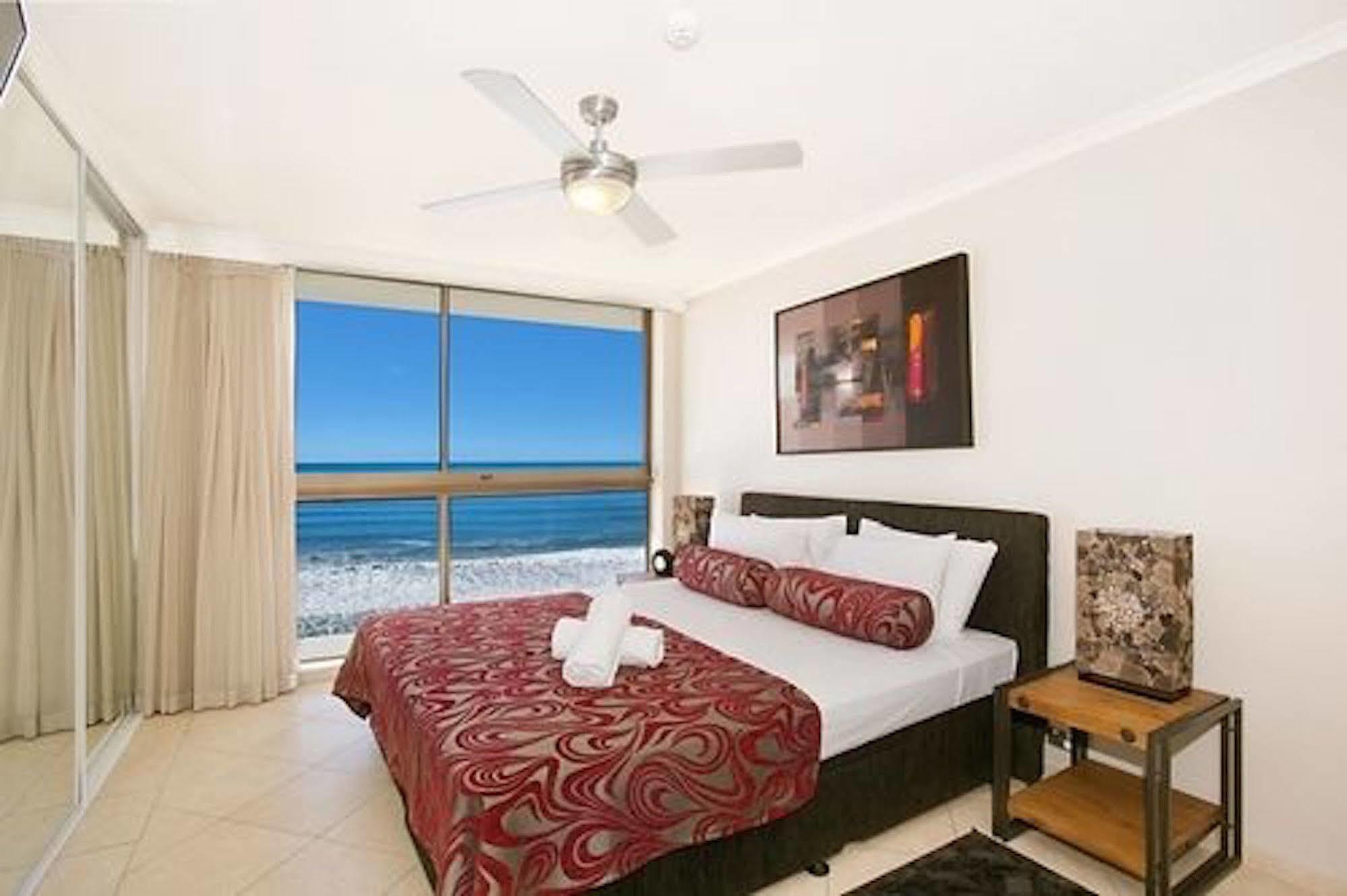 Boulevard Towers On Broadbeach Gold Coast Extérieur photo