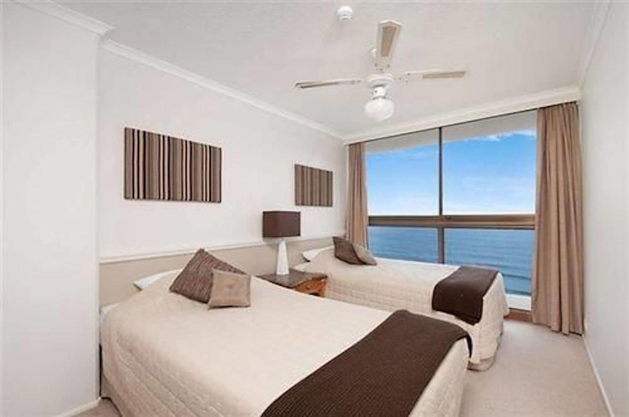 Boulevard Towers On Broadbeach Gold Coast Extérieur photo
