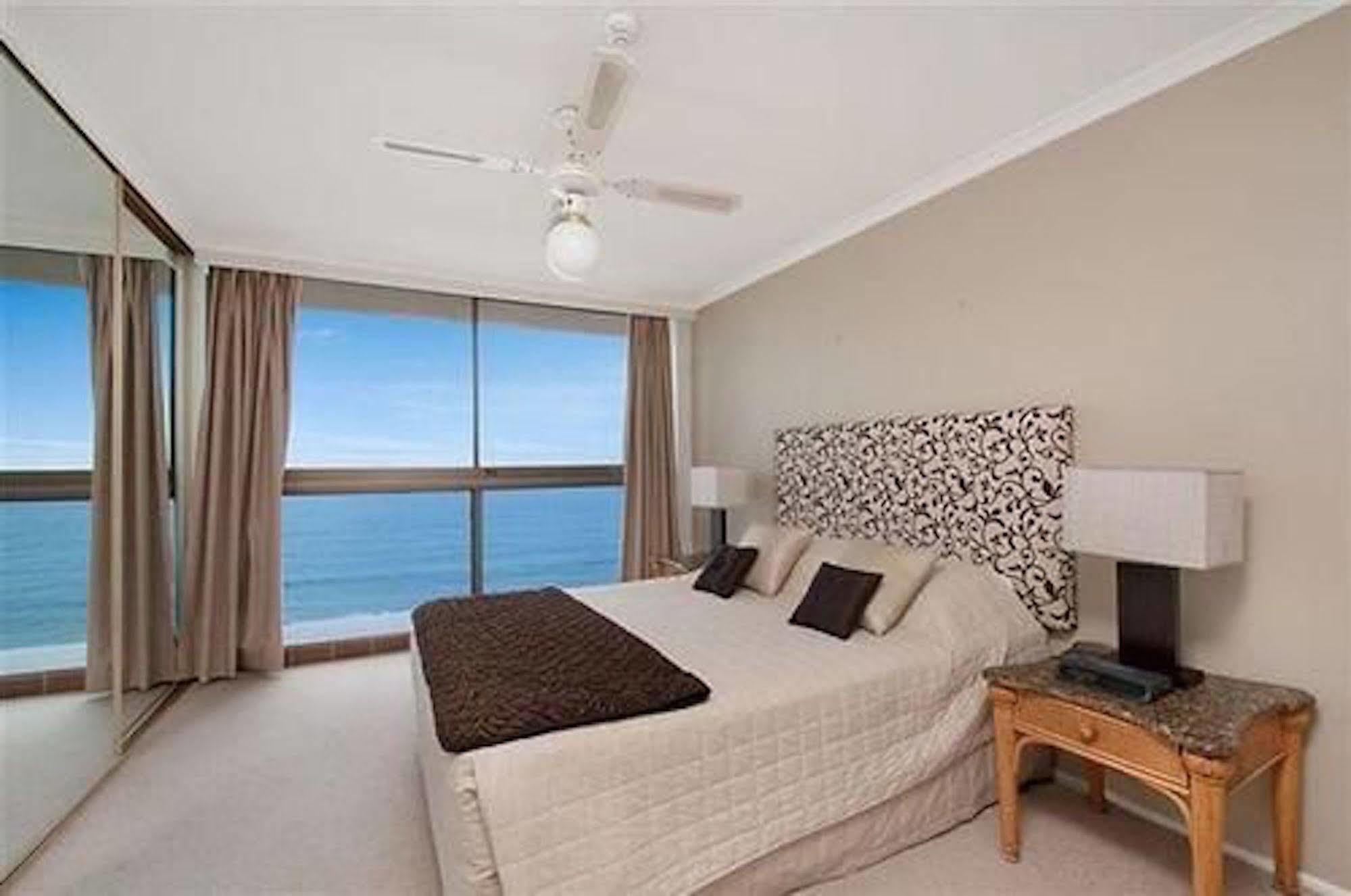 Boulevard Towers On Broadbeach Gold Coast Extérieur photo